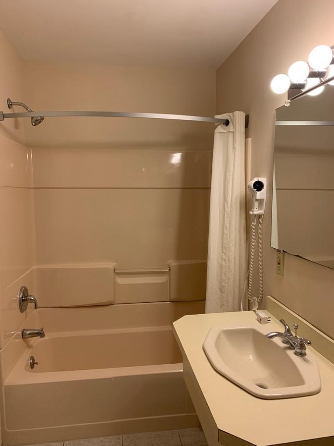 Travelodge By Wyndham Lake George Ny Zewnętrze zdjęcie