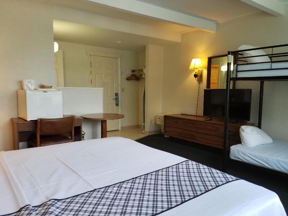 Travelodge By Wyndham Lake George Ny Zewnętrze zdjęcie