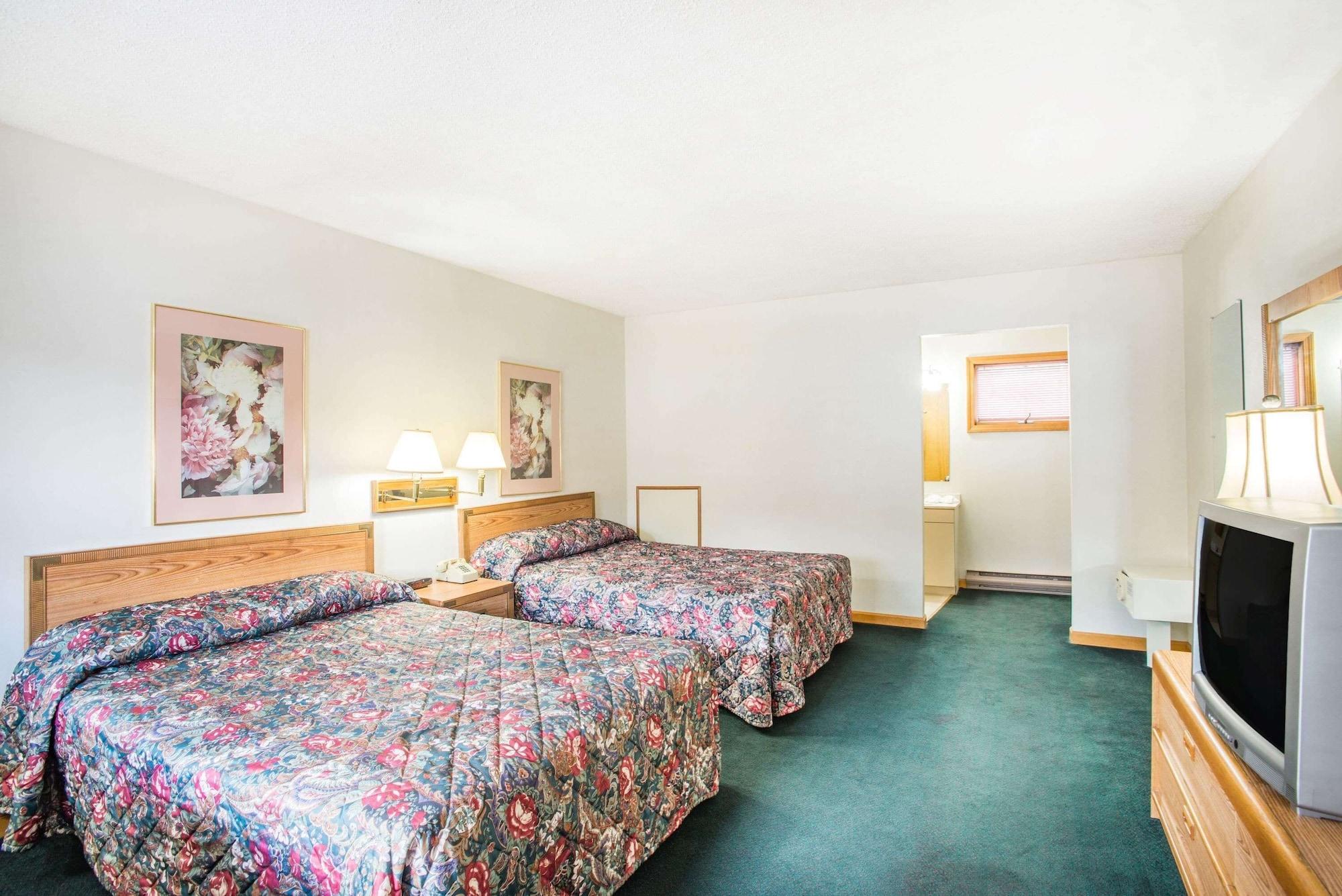 Travelodge By Wyndham Lake George Ny Zewnętrze zdjęcie
